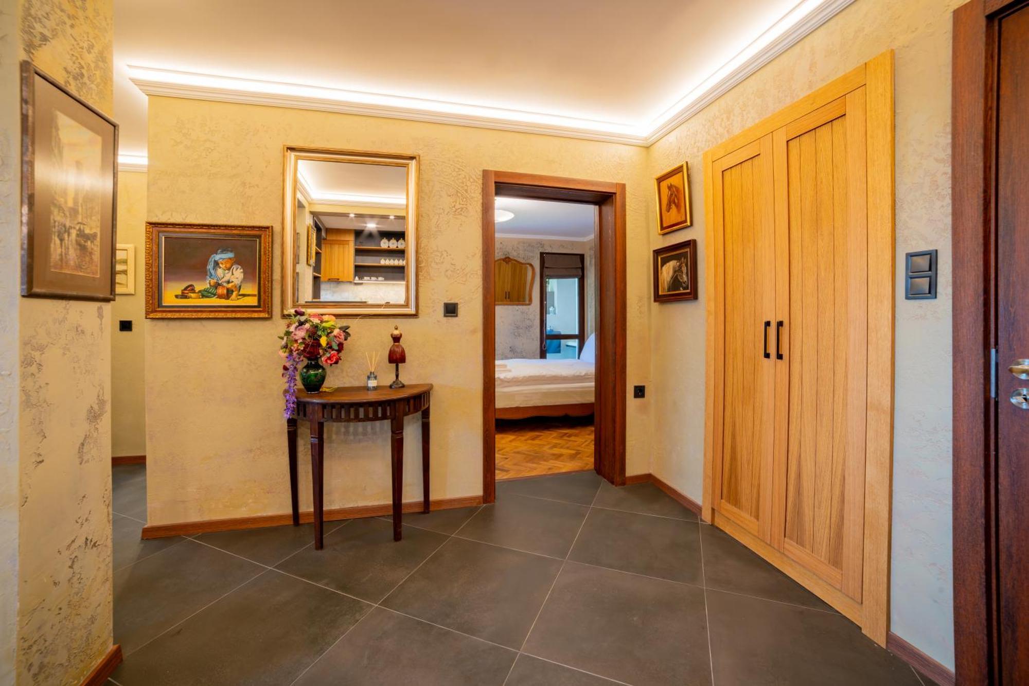 Iatrus Guest Apartment & Sauna Велико Търново Екстериор снимка